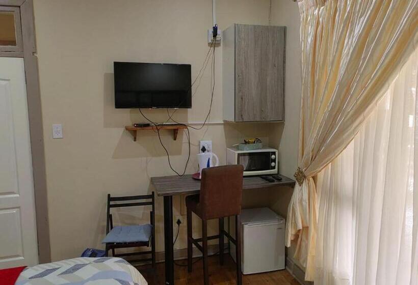 스탠다드 룸 킹사이즈 침대, Sibahlenomhlambi Guesthouse