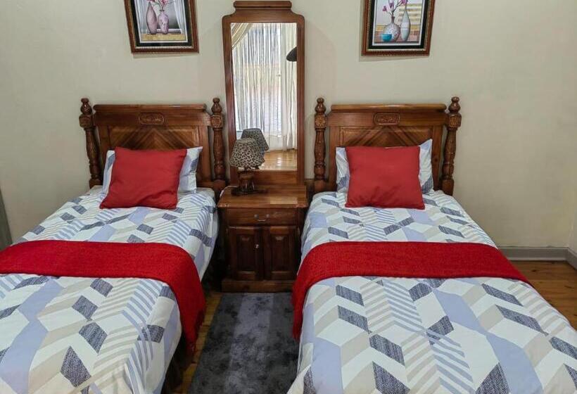 스탠다드 룸 킹사이즈 침대, Sibahlenomhlambi Guesthouse