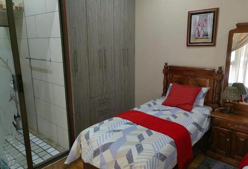 스탠다드 룸 킹사이즈 침대, Sibahlenomhlambi Guesthouse