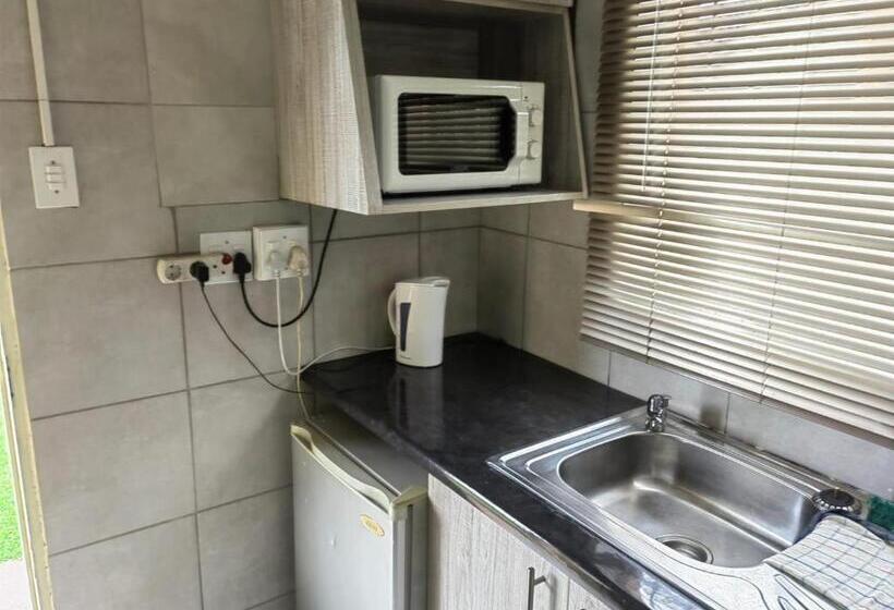 디럭스 룸, Sibahlenomhlambi Guesthouse