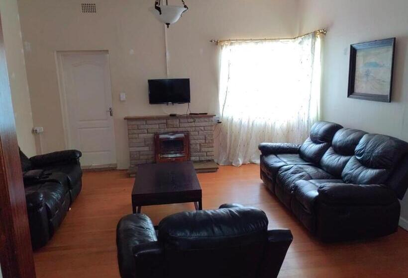 패밀리 아파트, Sibahlenomhlambi Guesthouse