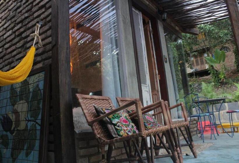 غرفة ديلوكس مزودة بشرفة, Zazen Pousada By Santoregano