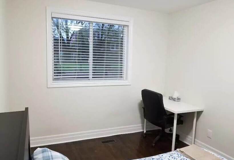 Háromágyas Standard Szoba, Private Rooms, Free Parking, Full Kitchen, Best Prices In Town  York University Heights