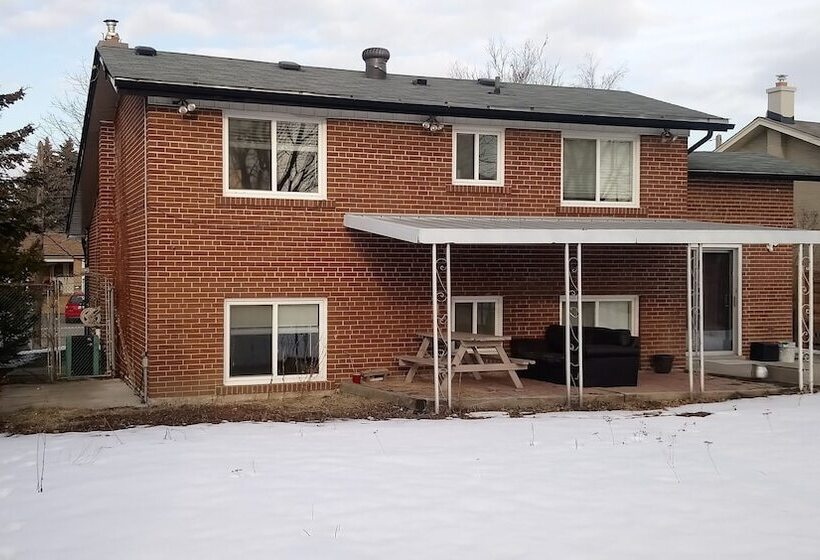 Háromágyas Standard Szoba, Private Rooms, Free Parking, Full Kitchen, Best Prices In Town  York University Heights