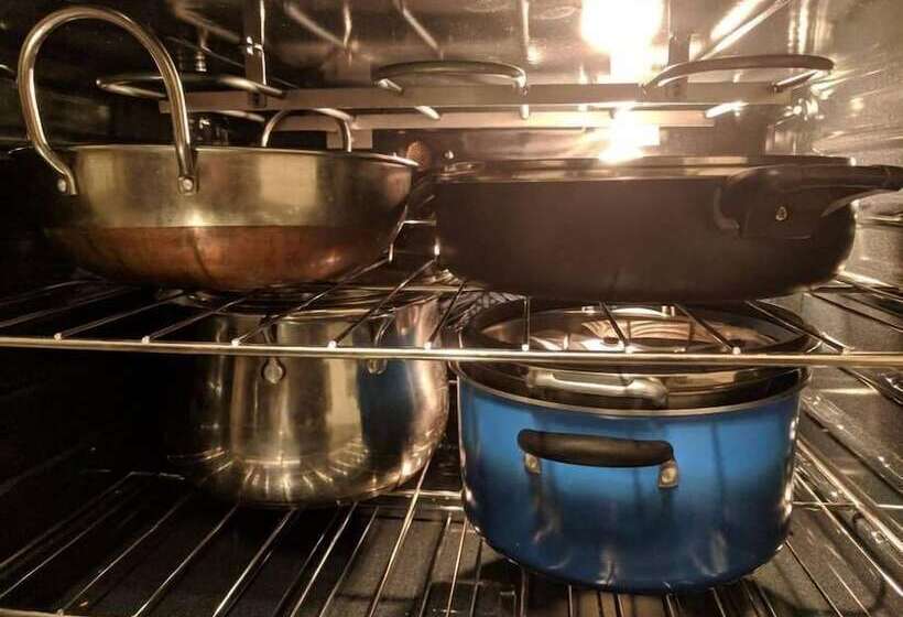 Családi Szoba, Private Rooms, Free Parking, Full Kitchen, Best Prices In Town  York University Heights