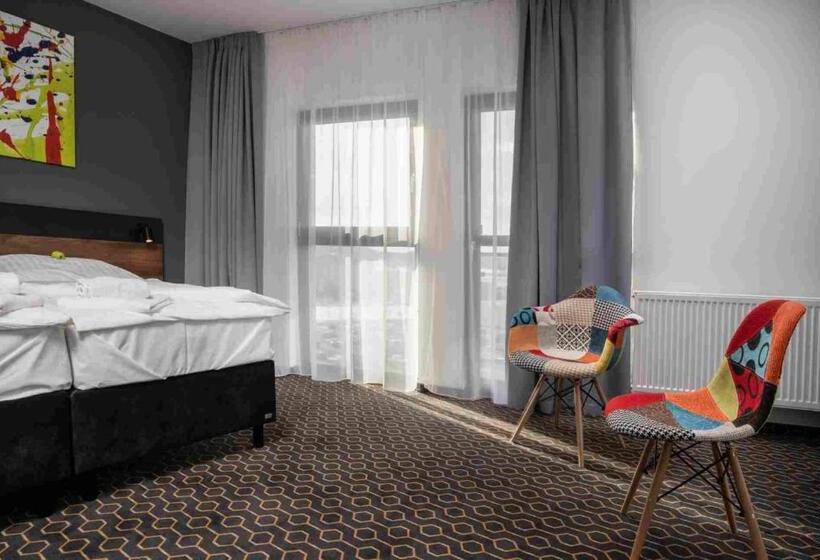 带山景的复式房间, Mamut