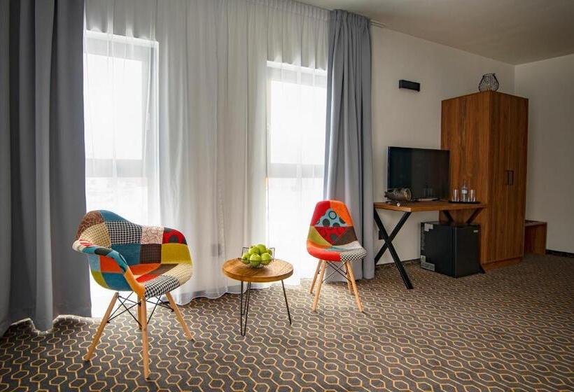 家庭工作室, Mamut