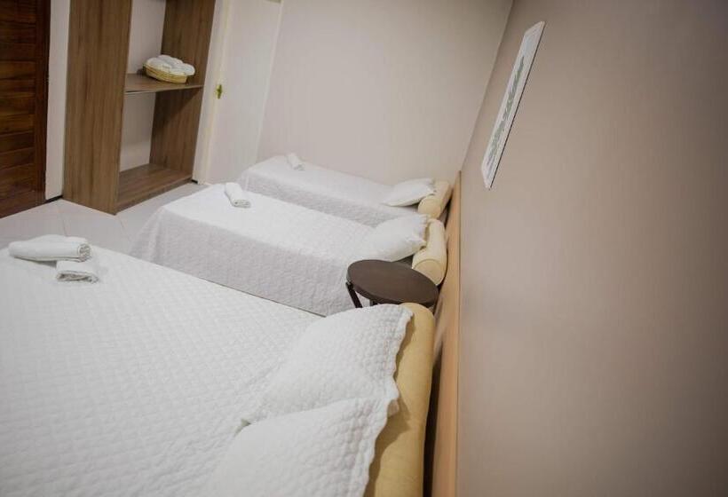 اتاق استاندارد چهار تخته با چشم‌انداز دریا, Coqueiro Village Flats