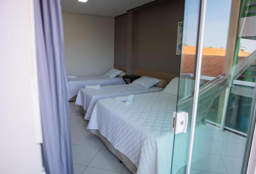 اتاق استاندارد چهار تخته با چشم‌انداز دریا, Coqueiro Village Flats