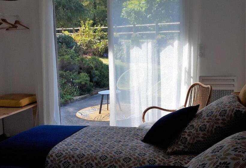 Standardrum med Terrass, Les Jardins Du Cloestro