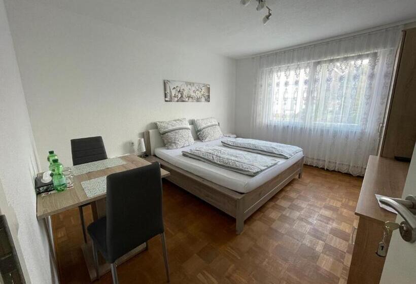 Habitación Estándar, Nita