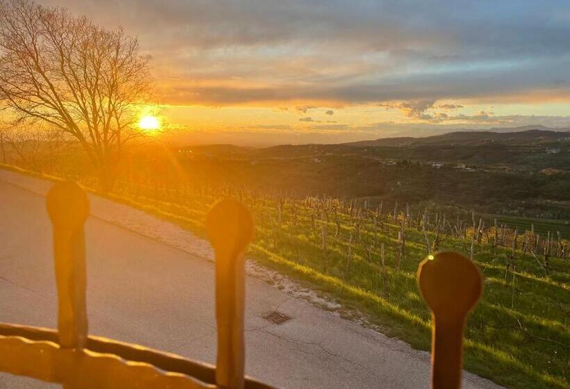 سوئیت با بالکن, Pri Marjotu