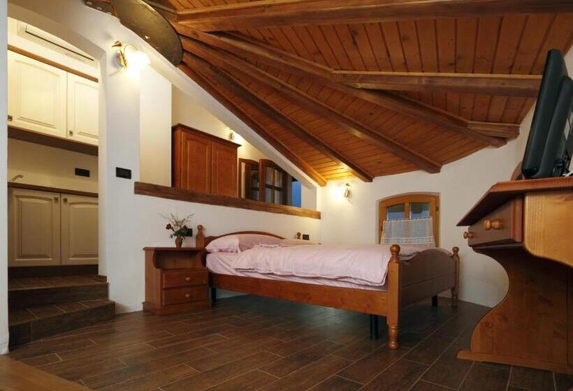 سوئیت با بالکن, Pri Marjotu