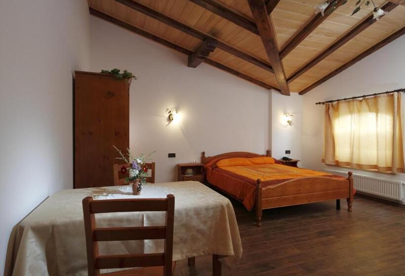 سوئیت جونیور با چشم‌انداز کوهستان, Pri Marjotu