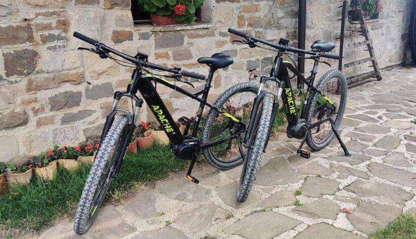 استودیو استاندارد با بالکن, Pri Marjotu