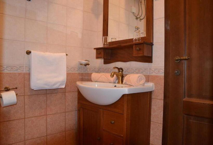 استودیو استاندارد با بالکن, Pri Marjotu