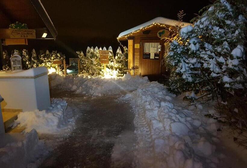 חדר דלוקס עם נוף להרים, Agriturismo La Giasena