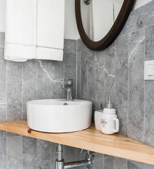 غرفة قياسية, Carrara Bella