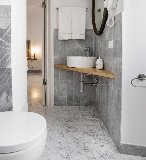 غرفة قياسية, Carrara Bella