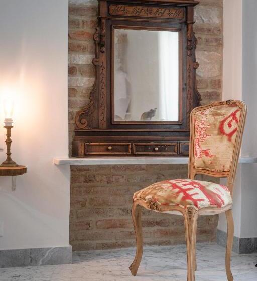 غرفة قياسية, Carrara Bella