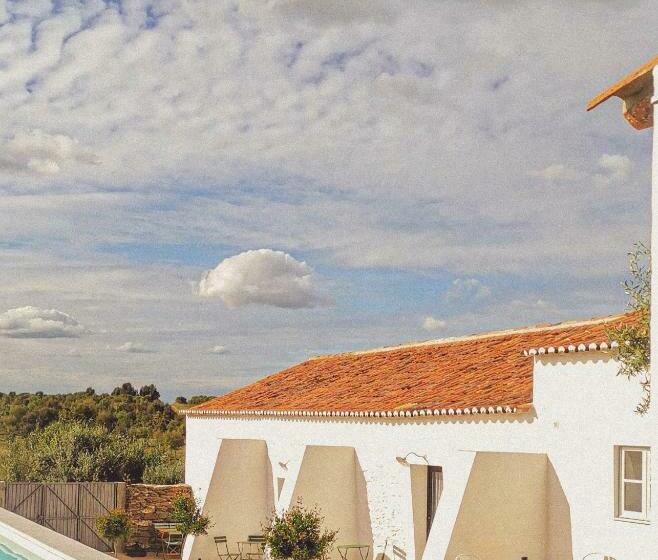 סוויטה משפחתית, Casa No Montinho