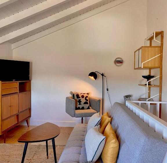 סוויטת דופלקס, Casa No Montinho