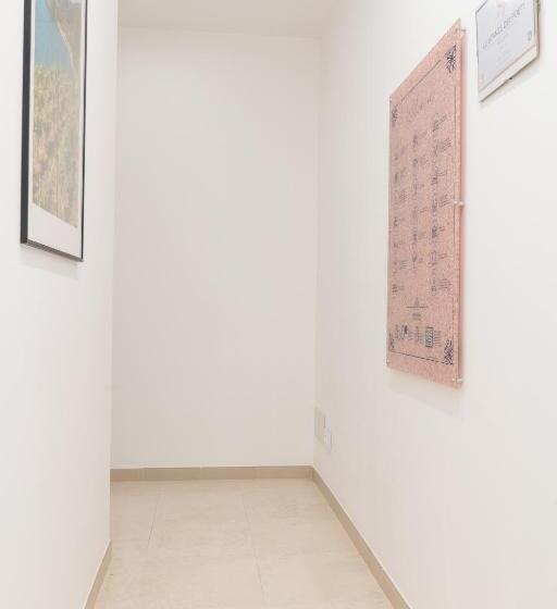 غرفة قياسية, Le Stanze Dei Poeti E Del Vino