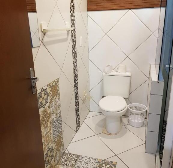 חדר אקונומי, Maika I Pousada