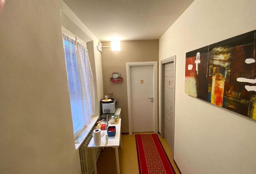 Chambre Standard Individuelle, Maison Sarraj Affittacamere