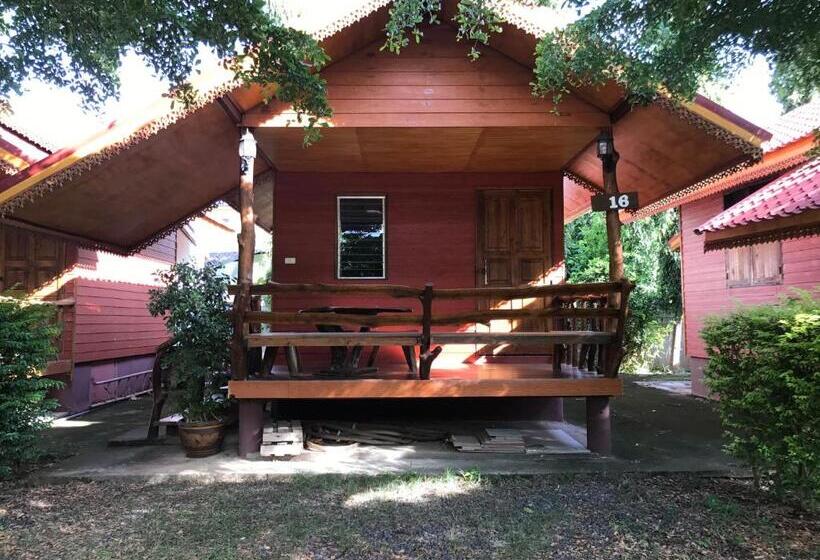 标准间带阳台, Baan Suan Sukjai Resort