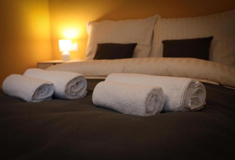 חדר דלוקס, Airport Almáskert Panzió