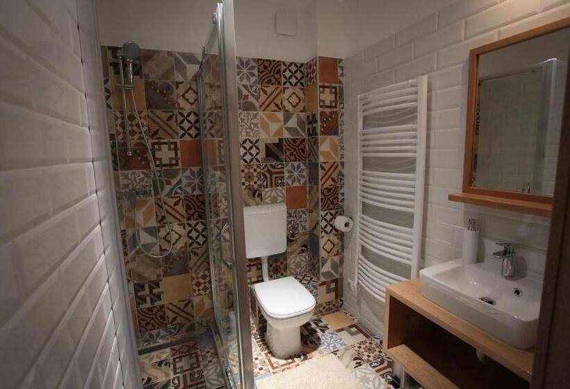 חדר דלוקס, Airport Almáskert Panzió