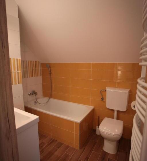 חדר דלוקס, Airport Almáskert Panzió