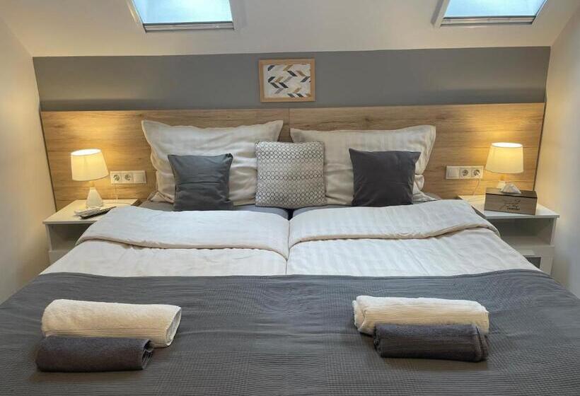 חדר סטנדרט, Airport Almáskert Panzió