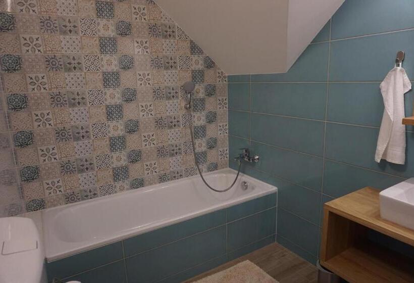 חדר סטנדרט, Airport Almáskert Panzió