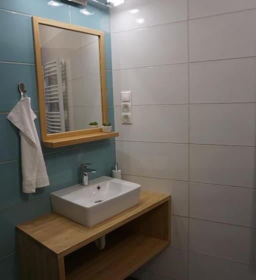 חדר סטנדרט, Airport Almáskert Panzió