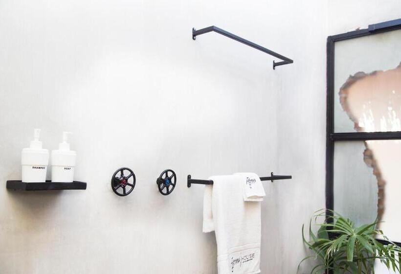 Standard room with outdoor bath, Flores Passport House