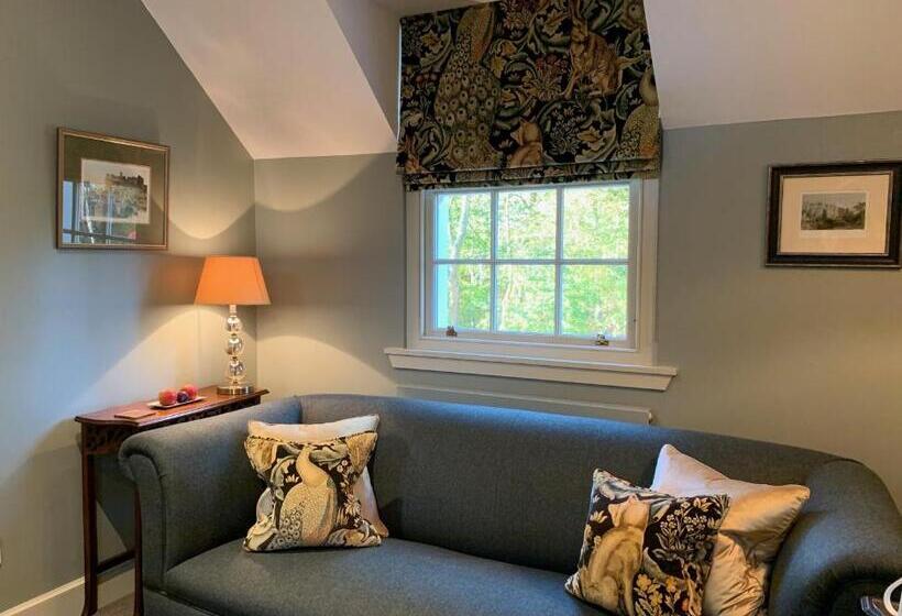 סוויטה דלוקס, The Ghillie