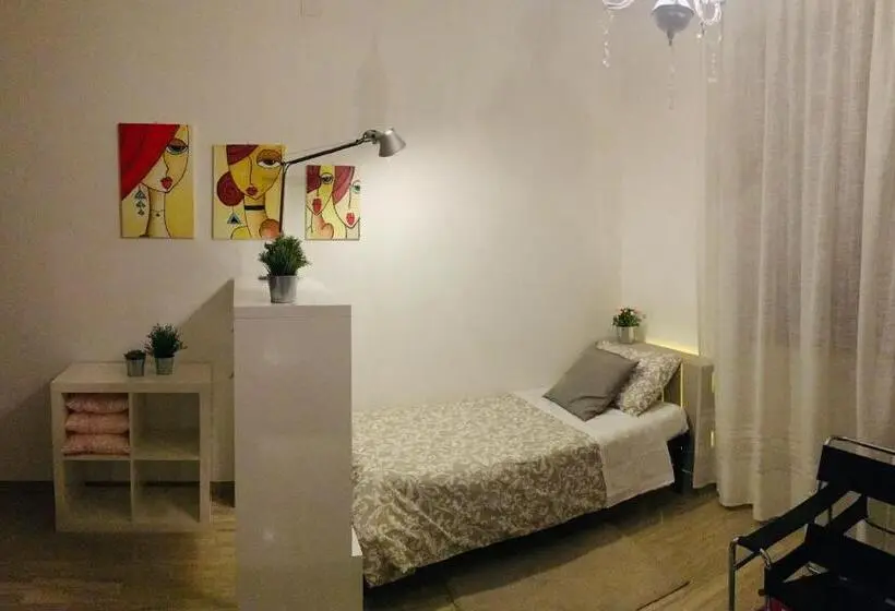 バスルーム共有のトリプルスタンダード, A Casa Di Narciso E Margherita