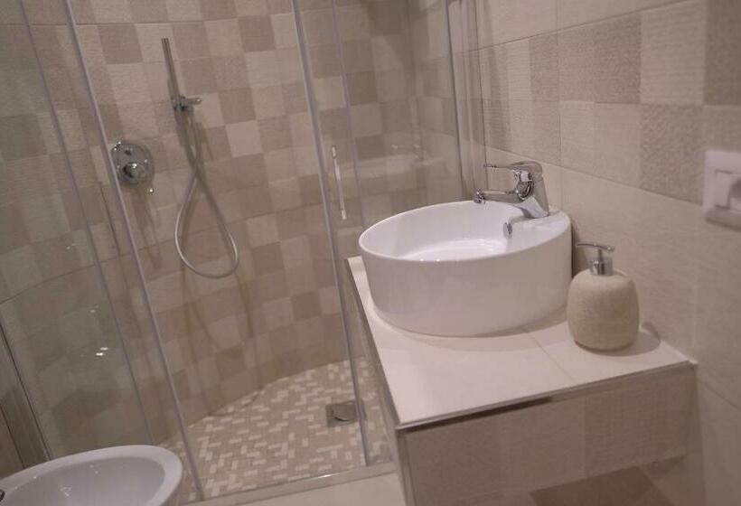 اتاق استاندارد, Amore Napoletano