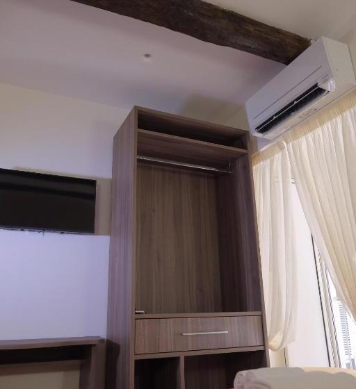 اتاق استاندارد, Amore Napoletano