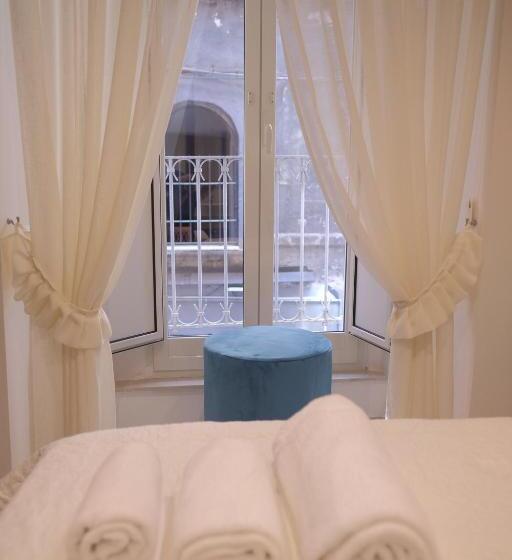 اتاق لوکس با بالکن, Amore Napoletano