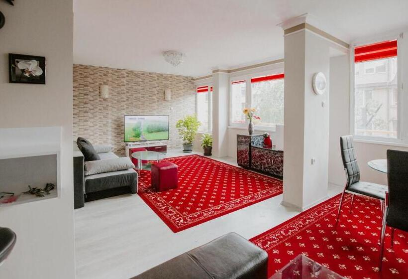 اتاق لوکس با تخت بزرگ, Dimitrovi Rooms