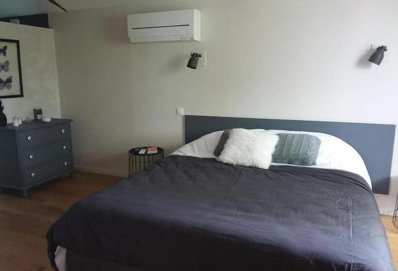 חדר סטנדרט נוף לבריכה, Ferme Gribeshaoutes Maison D Hotes