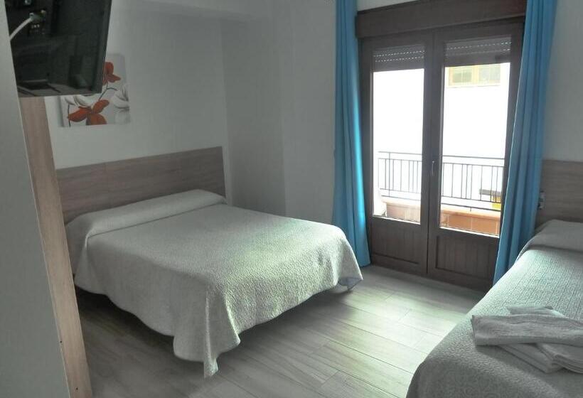 스탠다드 트리플 룸, Hostal Casa Fermina  A 2 Horas De Las Pistas De Esquí