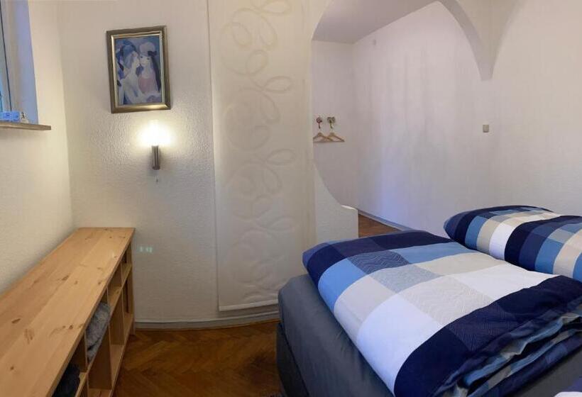 Апартаменты 1 Спальня Нижний Этаж, Rustic Overnight Apartment