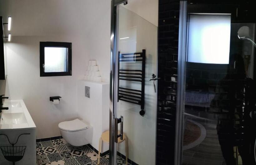 חדר סופריור לשלושה, Villa Moya, Dependance Privée Piscine & Spa