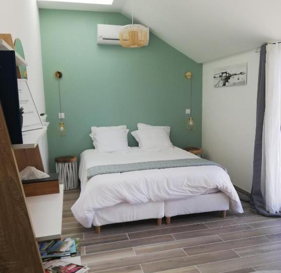 חדר סופריור לשלושה, Villa Moya, Dependance Privée Piscine & Spa