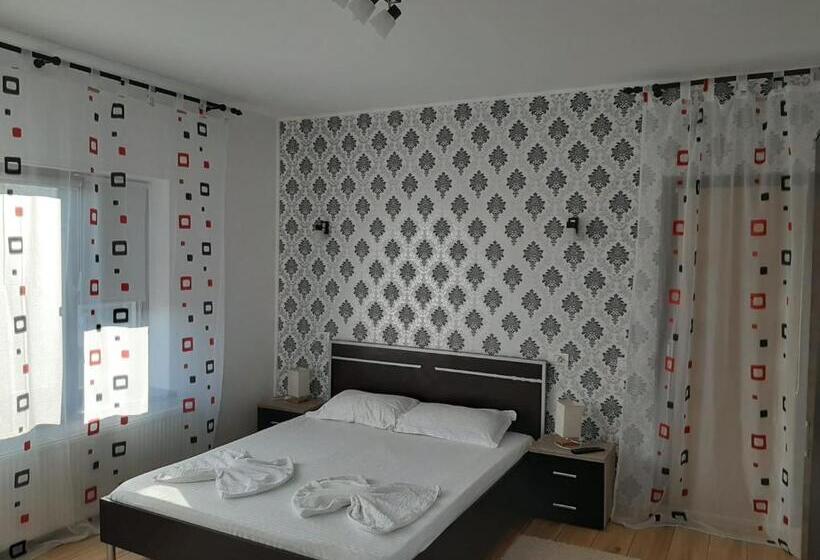 Номер Deluxe Кровать Кинг, Pensiunea Turist