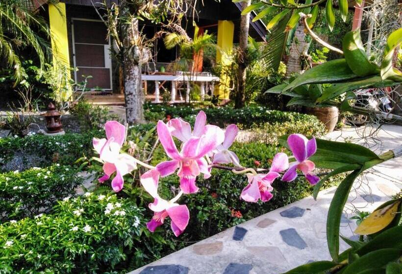 ویلای استاندارد با چشمانداز باغ, Sanuk Bungalow